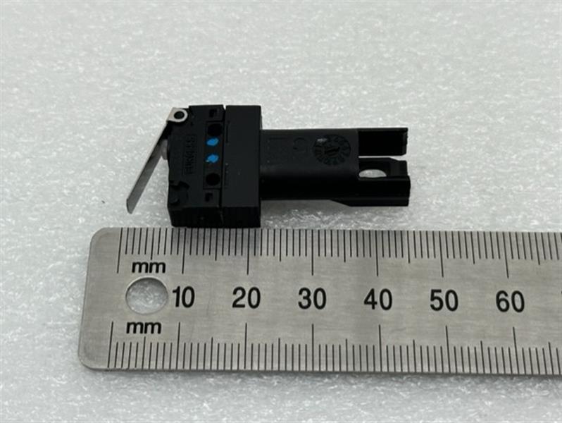 [61318562126] Interruptor de luz de freno freno de pie 