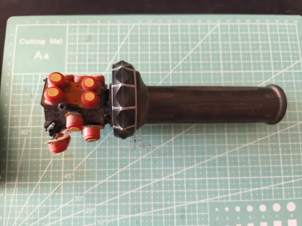 [61317727498 US2] Multi control R1250gs (Desarme) (Detalles)